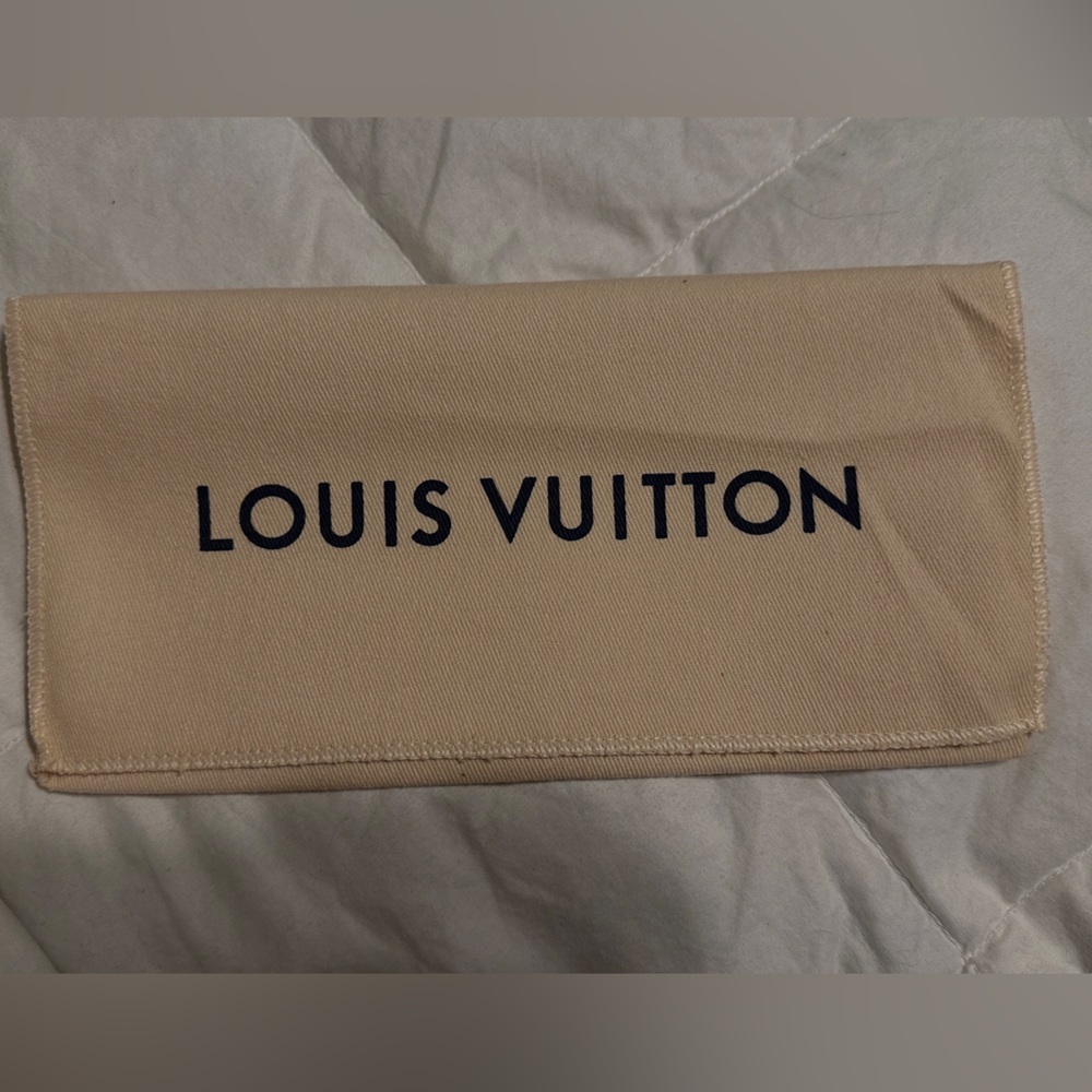 🩵SOLD🩵LOUIS VUITTON | Monogram Canvas Key Pouch code FL4220 - Picture 8 of 9